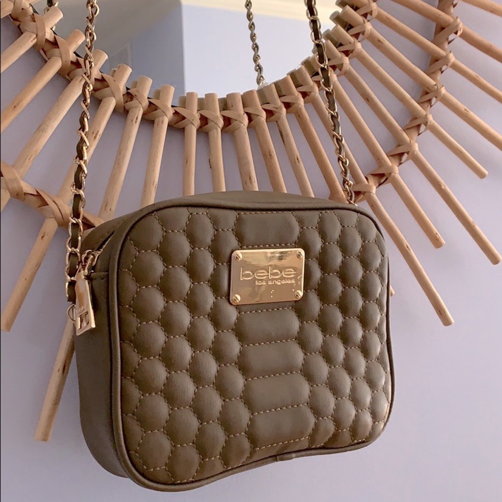 •BEBE• LUXURY QUILTED CROSSBODY CHAIN PURSE✨💃💋